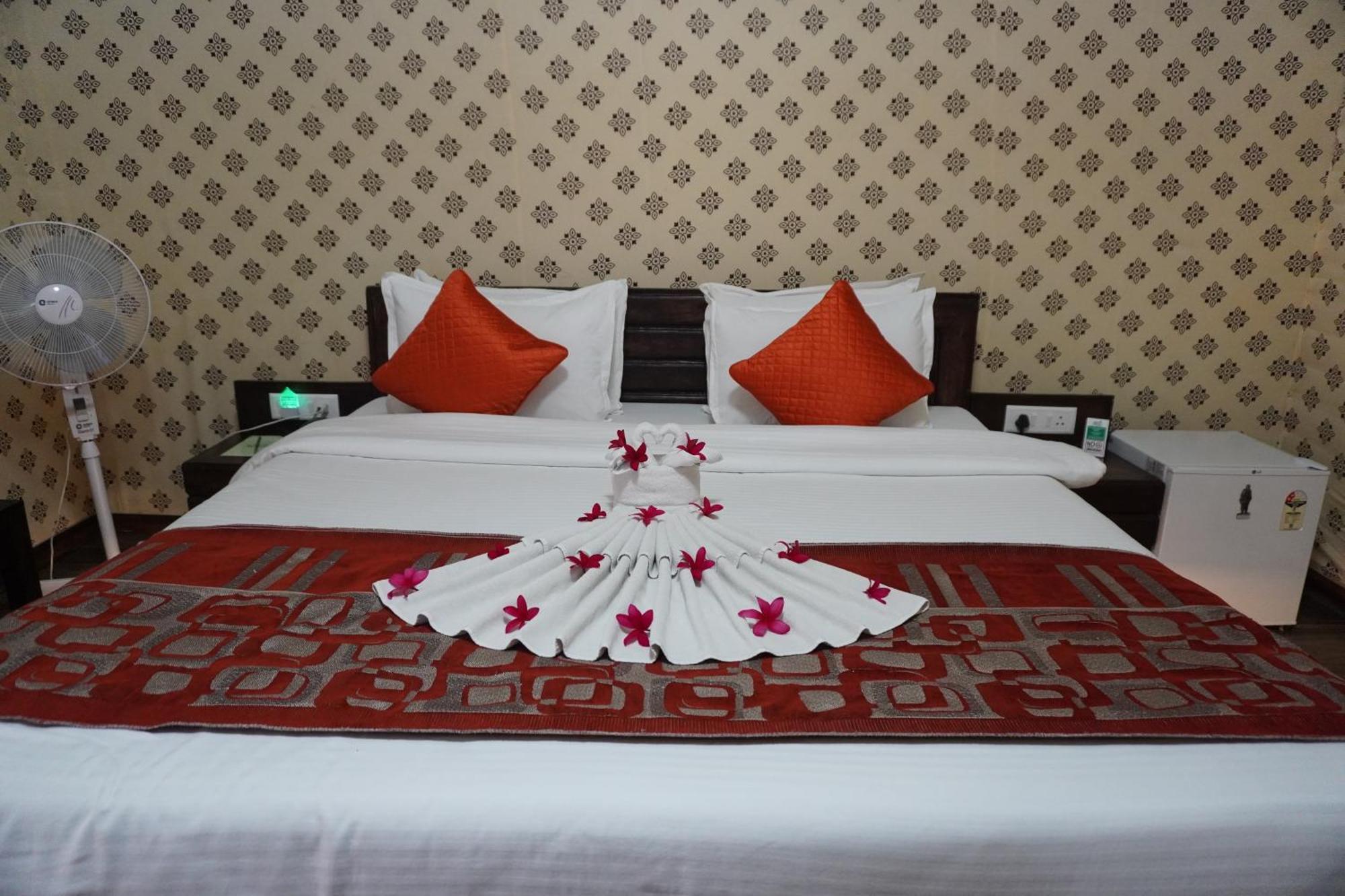 Praveg Tent City Narmada, Statue Of Unity Kevadia エクステリア 写真