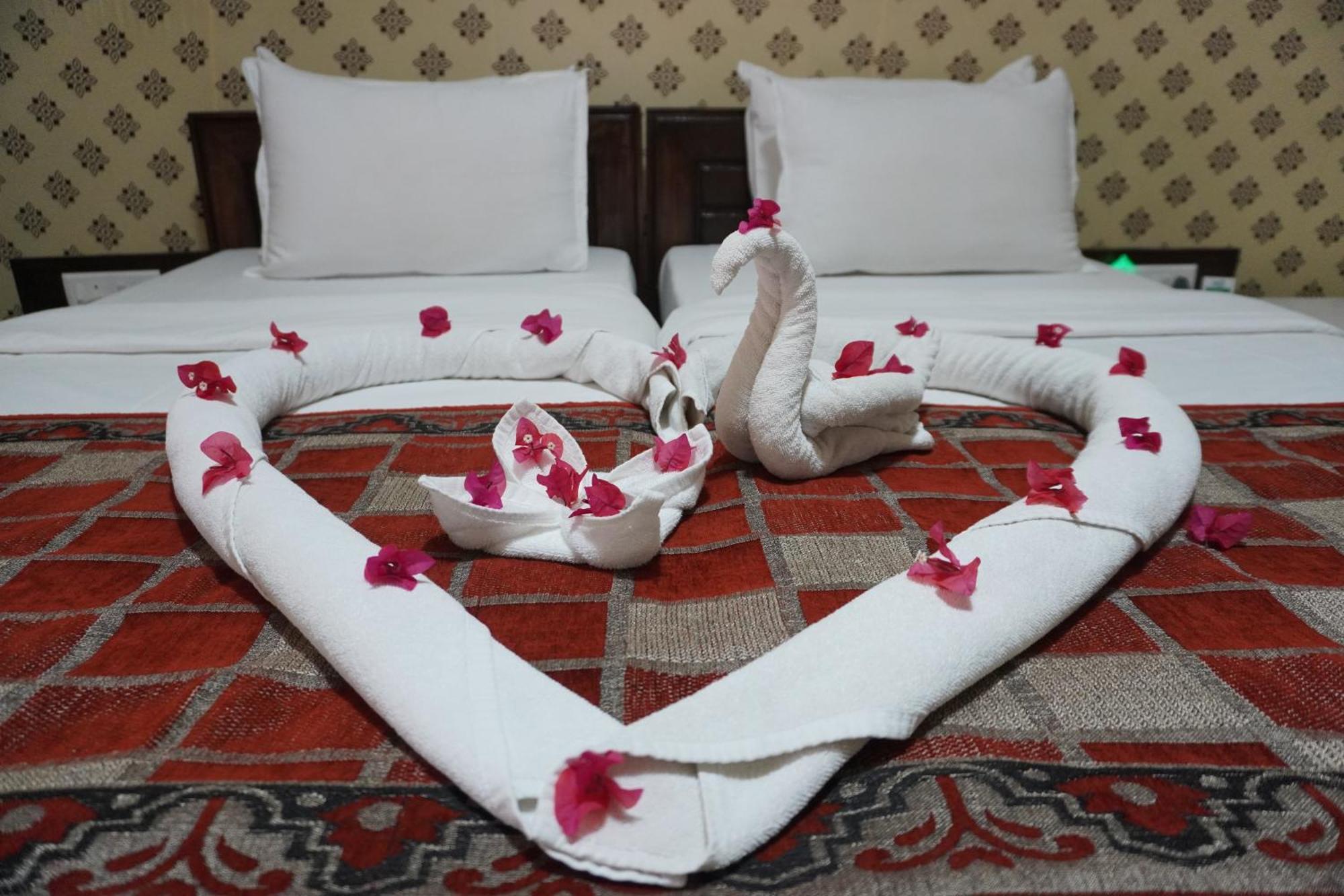 Praveg Tent City Narmada, Statue Of Unity Kevadia エクステリア 写真